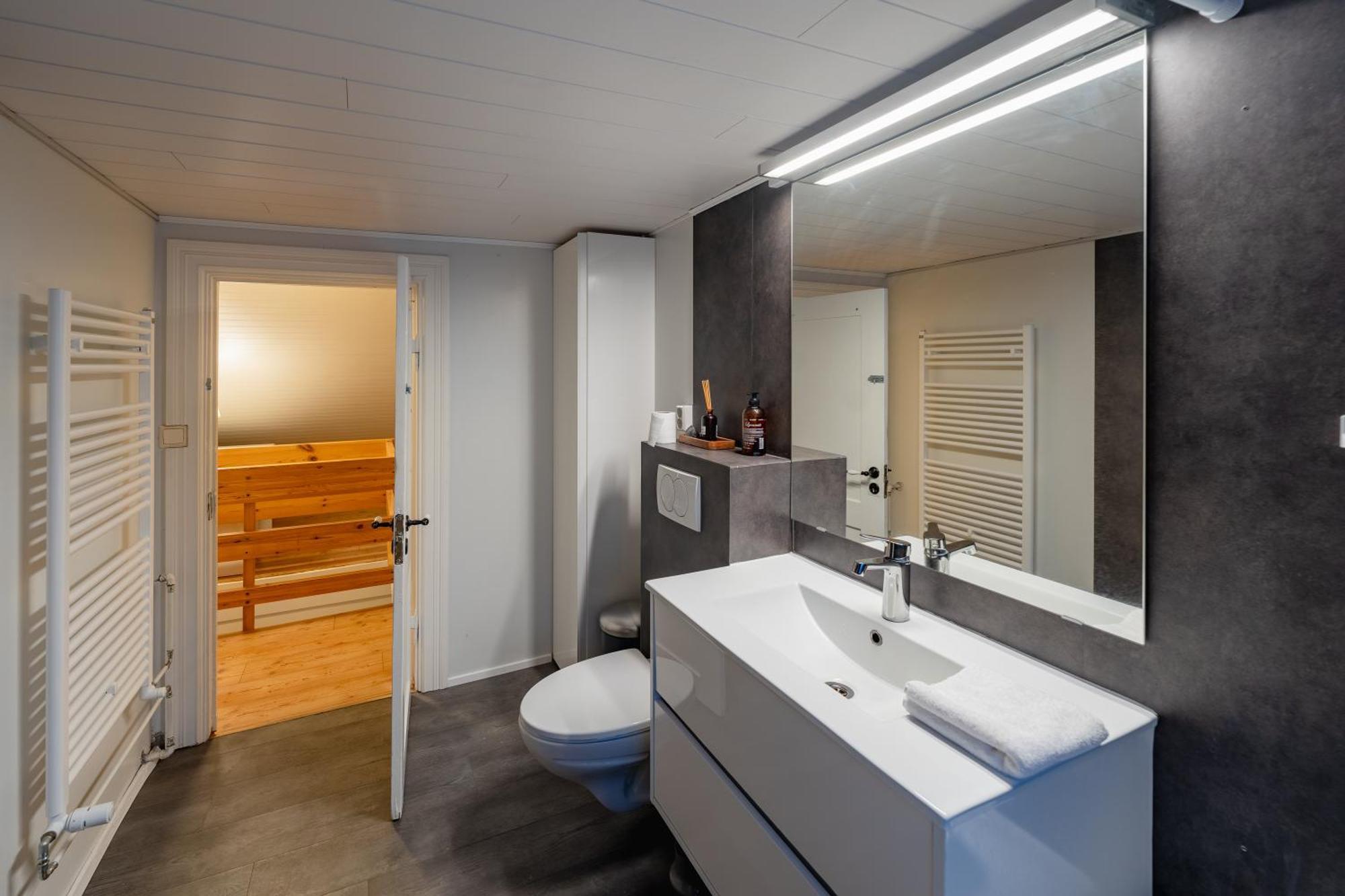 Day Dream Central Akureyri Three Bedroom Apt Extérieur photo