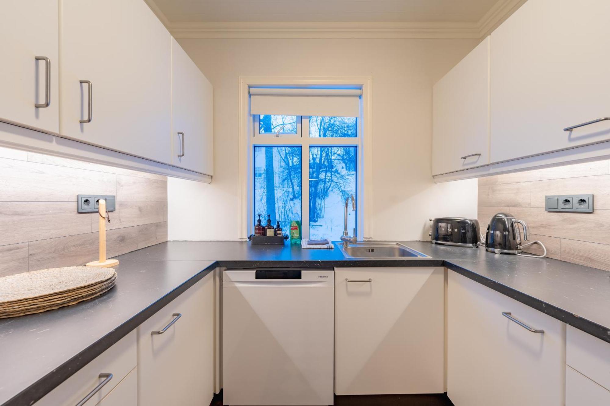 Day Dream Central Akureyri Three Bedroom Apt Extérieur photo