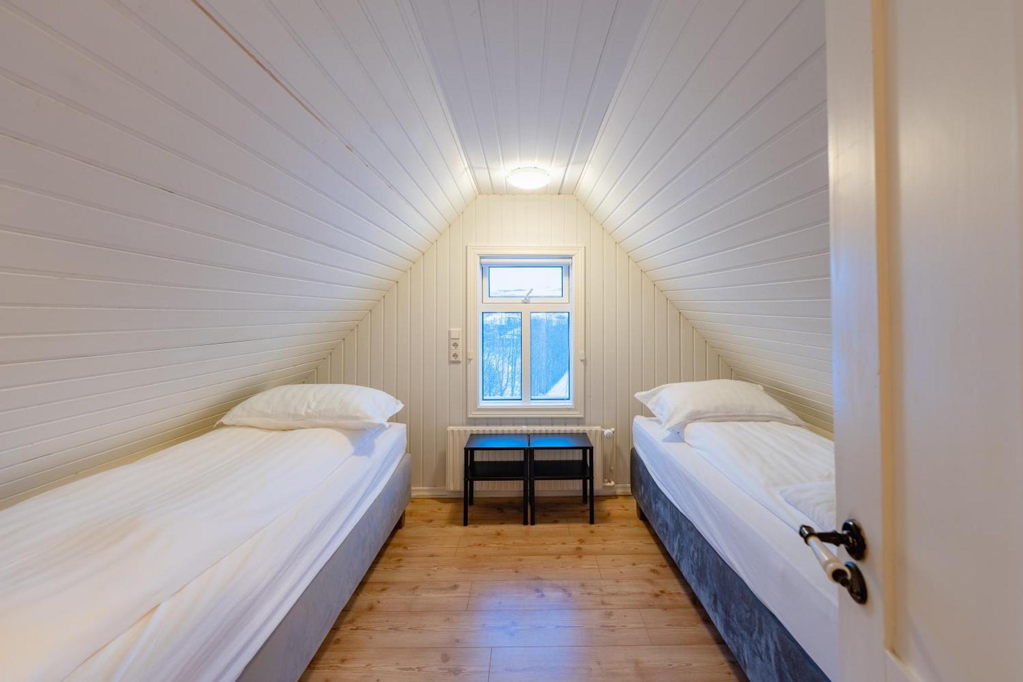 Day Dream Central Akureyri Three Bedroom Apt Extérieur photo
