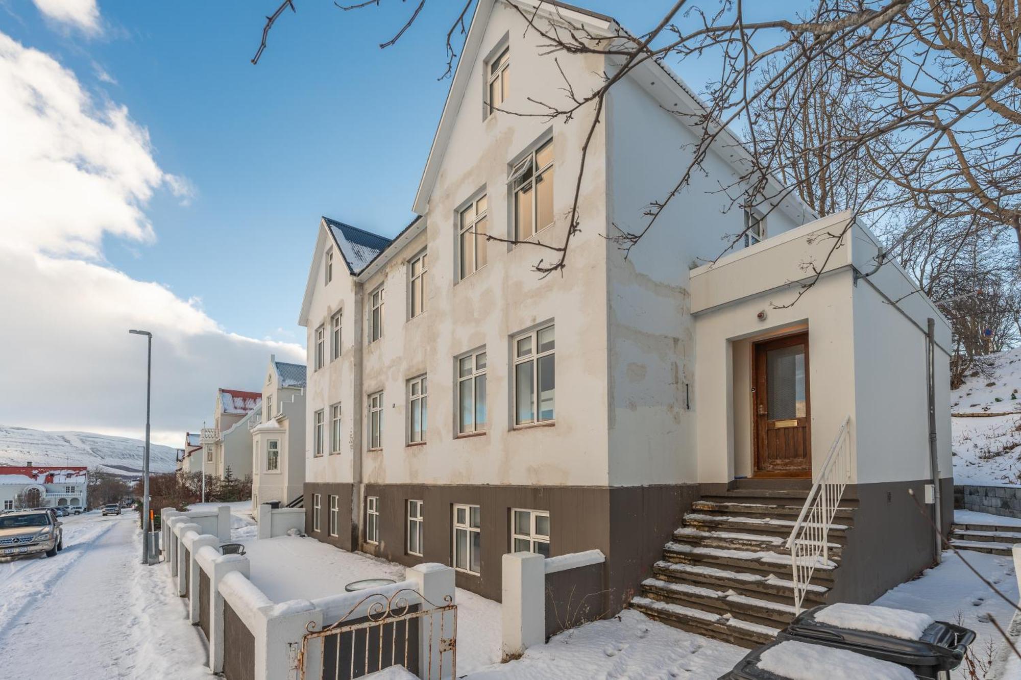 Day Dream Central Akureyri Three Bedroom Apt Extérieur photo